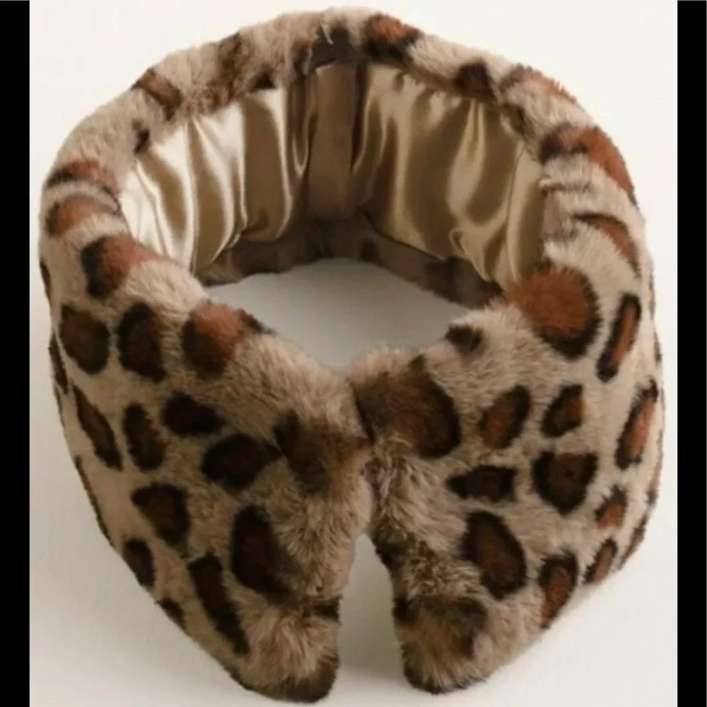Chico’’s Faux Fur Collar NWOT